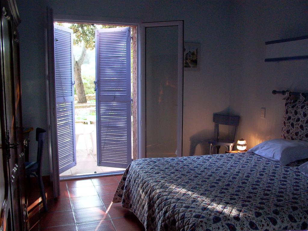 B&B Le Garric Nimes Habitación foto